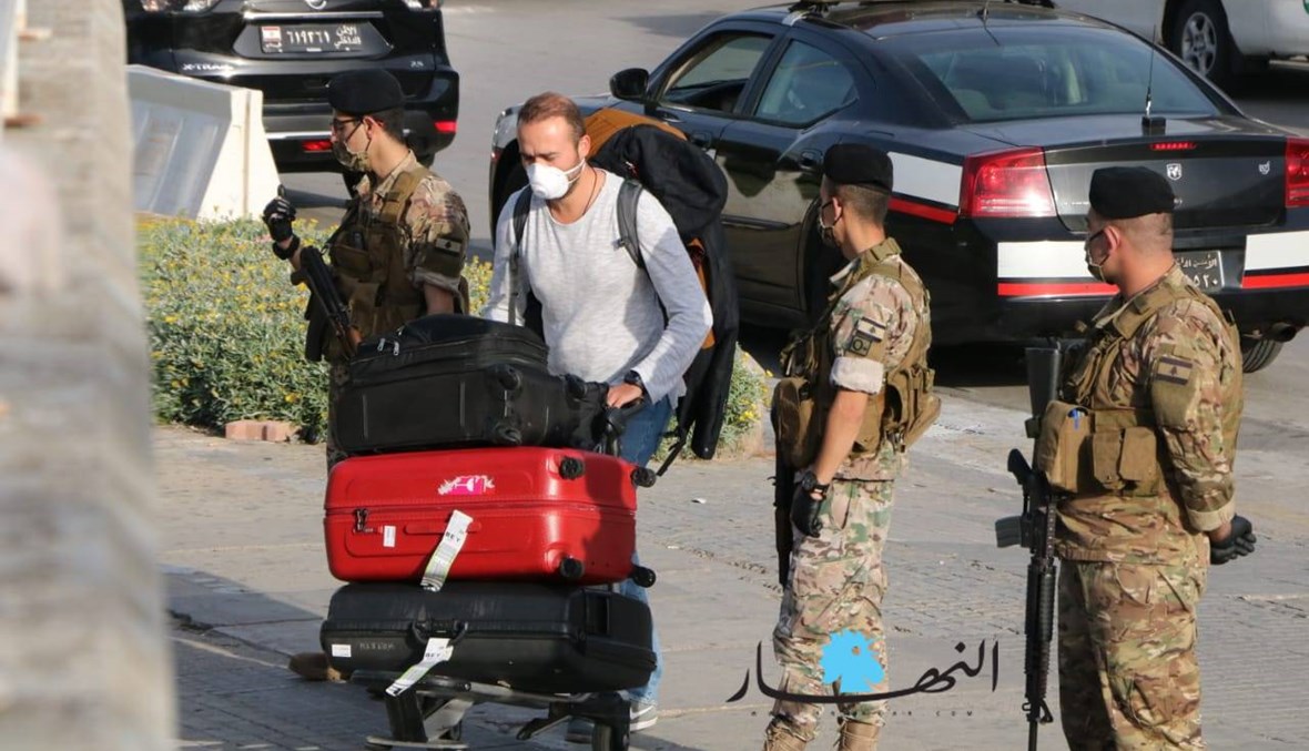 الوافدون تحت رحمة كورونا