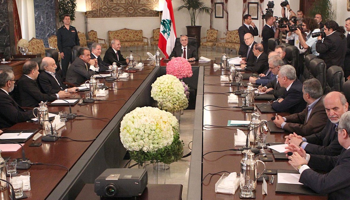 اشتداد الصراع الأميركي - الإيراني يُحتّم التزام لبنان "النأي بالنفس"