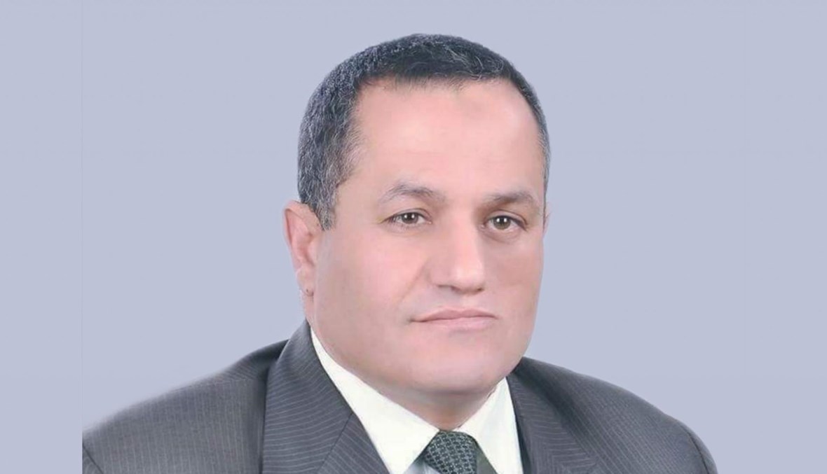نائب في البرلمان المصري يساعد والده في الحقل: "أخلع كل ألقابي أمامه" (صور)
