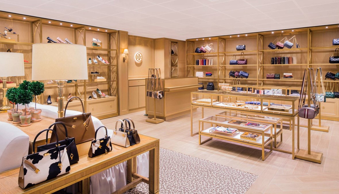 أحذية وحقائب يد ومجوهرات... "توري بورش" تفتتح أول متجر لها في الأردن