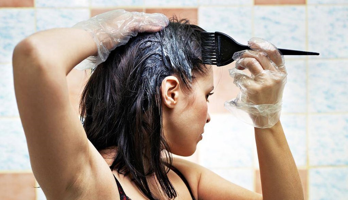 الحجر الصحي: نصائح أساسية للنجاح في تلوين الشعر في المنزل