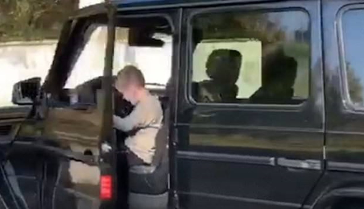 بالفيديو: طفل بعمر 6 سنوات يقود سيارة دفع رباعي!