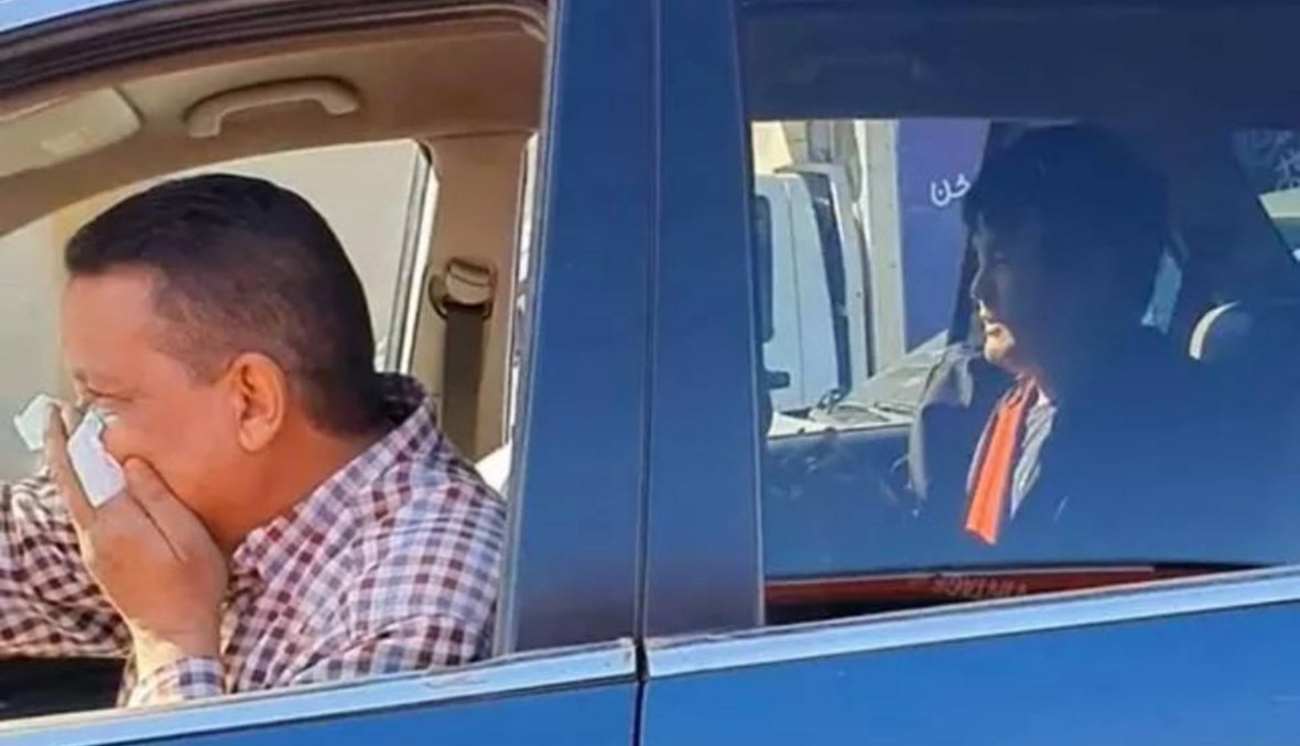 بالفيديو: سائق مصري يطرد سائحاً صينيًّا من سيارته