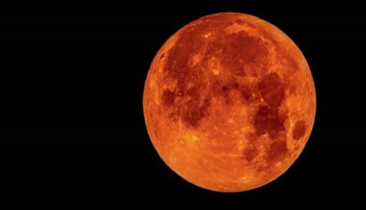 بالألوان: صور غريبة لسطح المريخ ترصدها ناسا