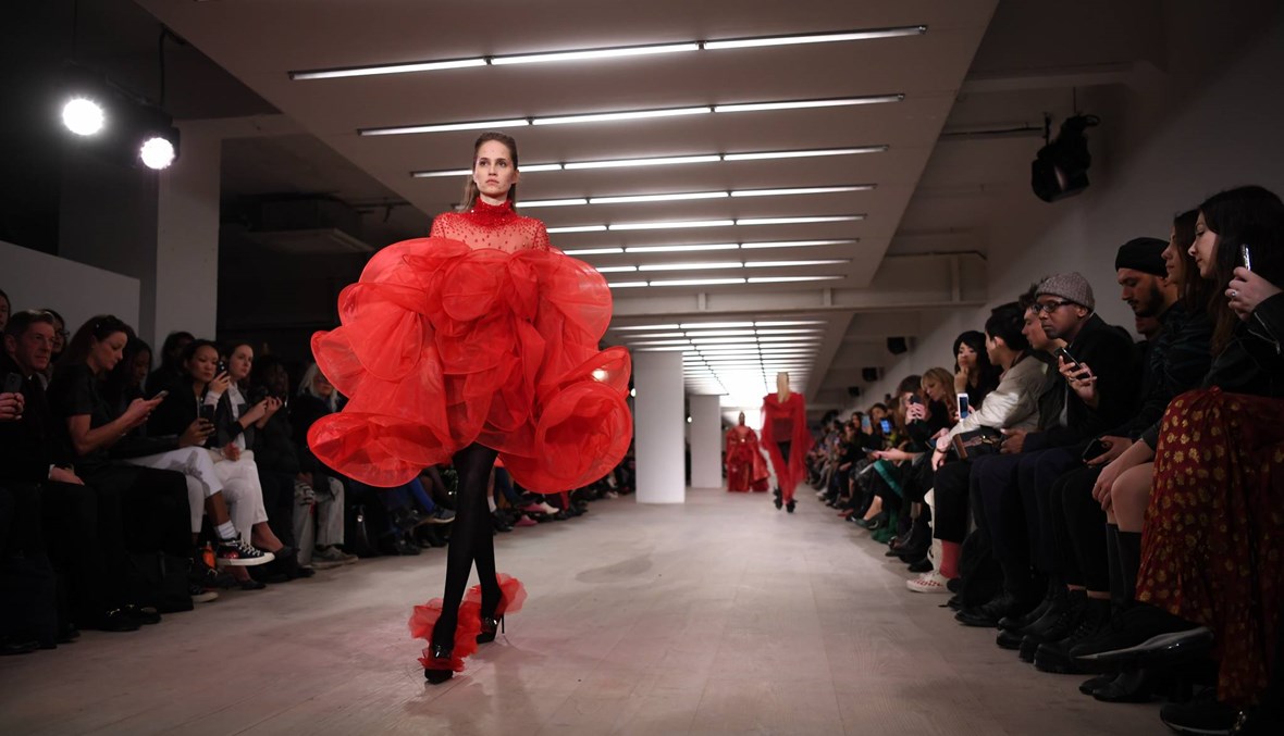 أسبوع الموضة في لندن انطلق: توقّع تراجع المشاركين بسبب فيروس كورونا