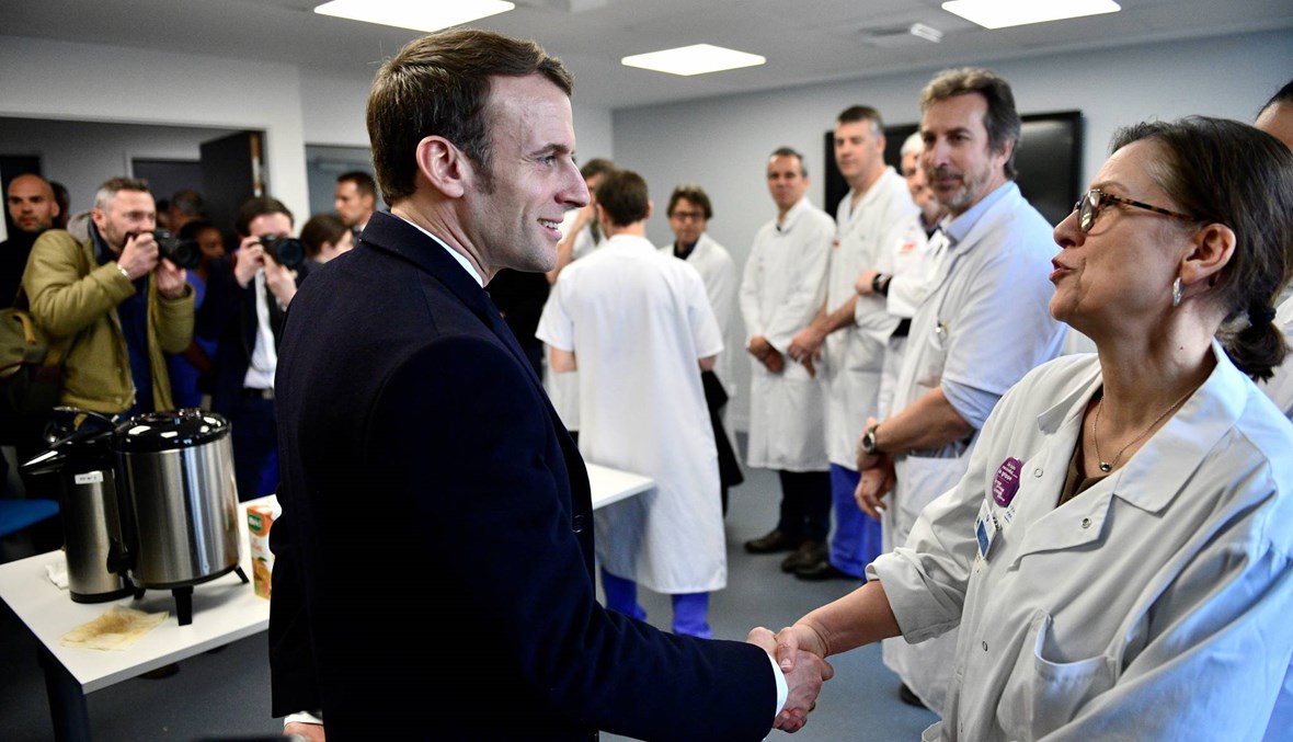 ماكرون: "أمامنا أزمة تفشي فيروس كورونا" في فرنسا