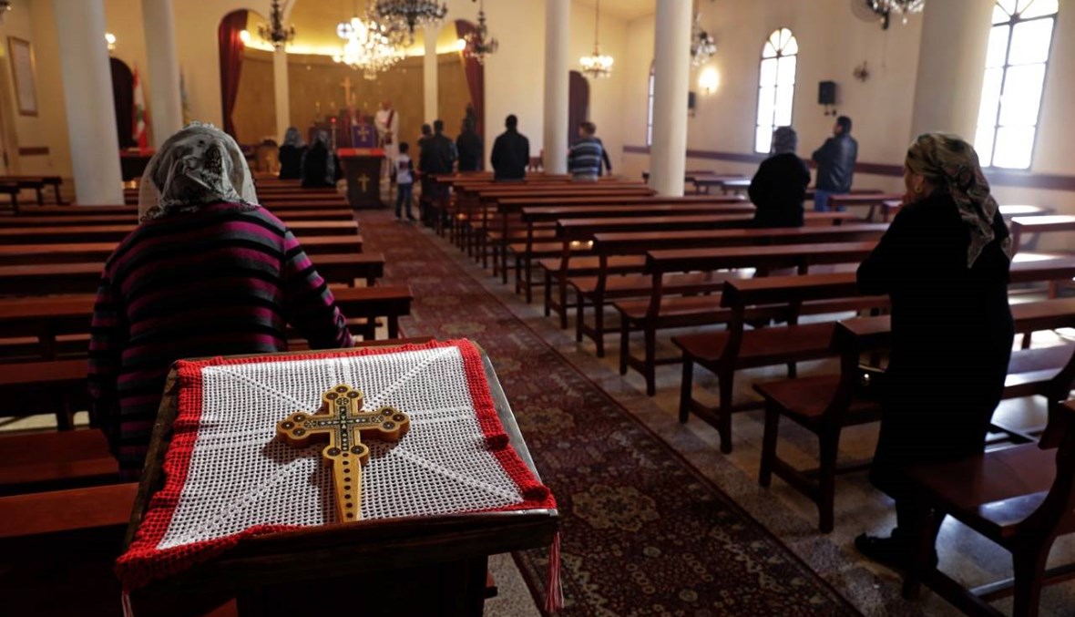 السلطات الدينيّة في كلّ دول الشرق الأوسط في مواجهة كورونا: "صلّوا في منازلكم"