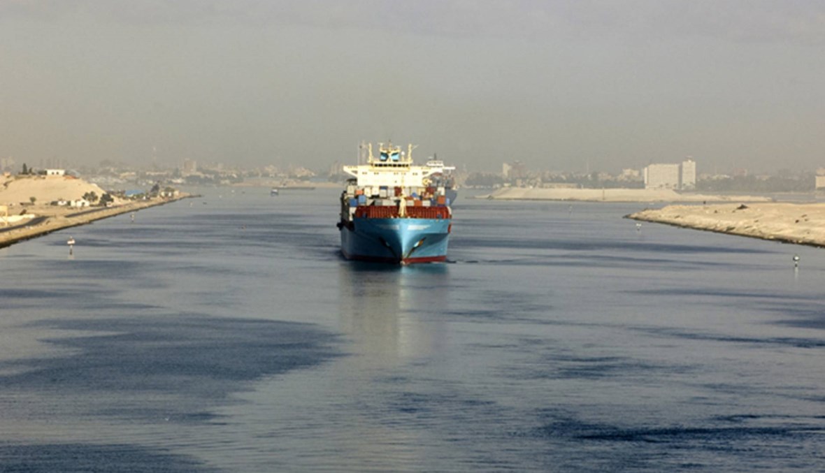 توجيه من بعد... عبور سفينة تحمل 65 مصاباً بكورونا لقناة السويس يثير القلق في مصر