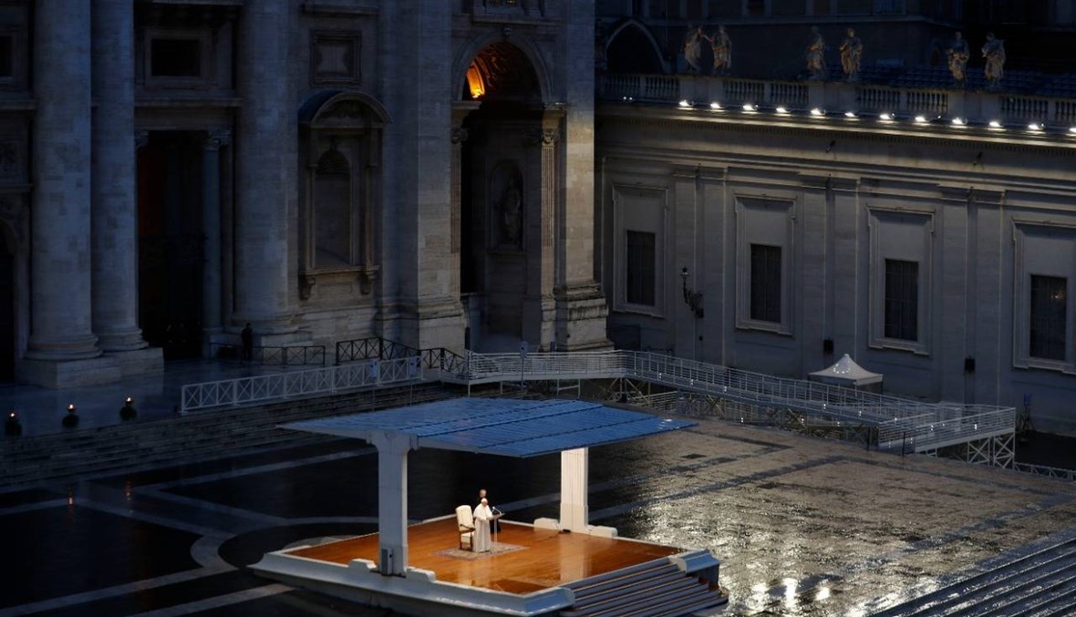 البابا فرنسيس يصلّي مع العالم من أجل التغلّب على الكورونا