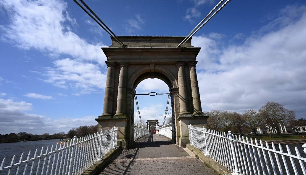 بريطانيا: العزل التام قد يستمرّ لفترة "لا بأس بها"... 1228 حالة وفاة بكورونا