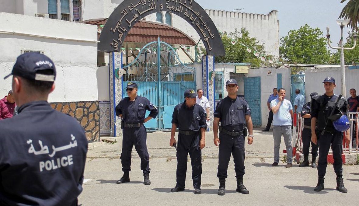 الجزائر: تمديد إجراءات العزل العام حتى 29 الجاري