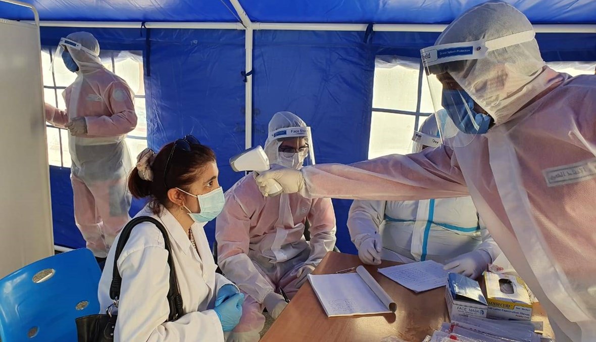 فريق من وزارة الصحة أجرى فحوصات عشوائية في مستشفى صيدا الحكومي وحارة صيدا (صور)