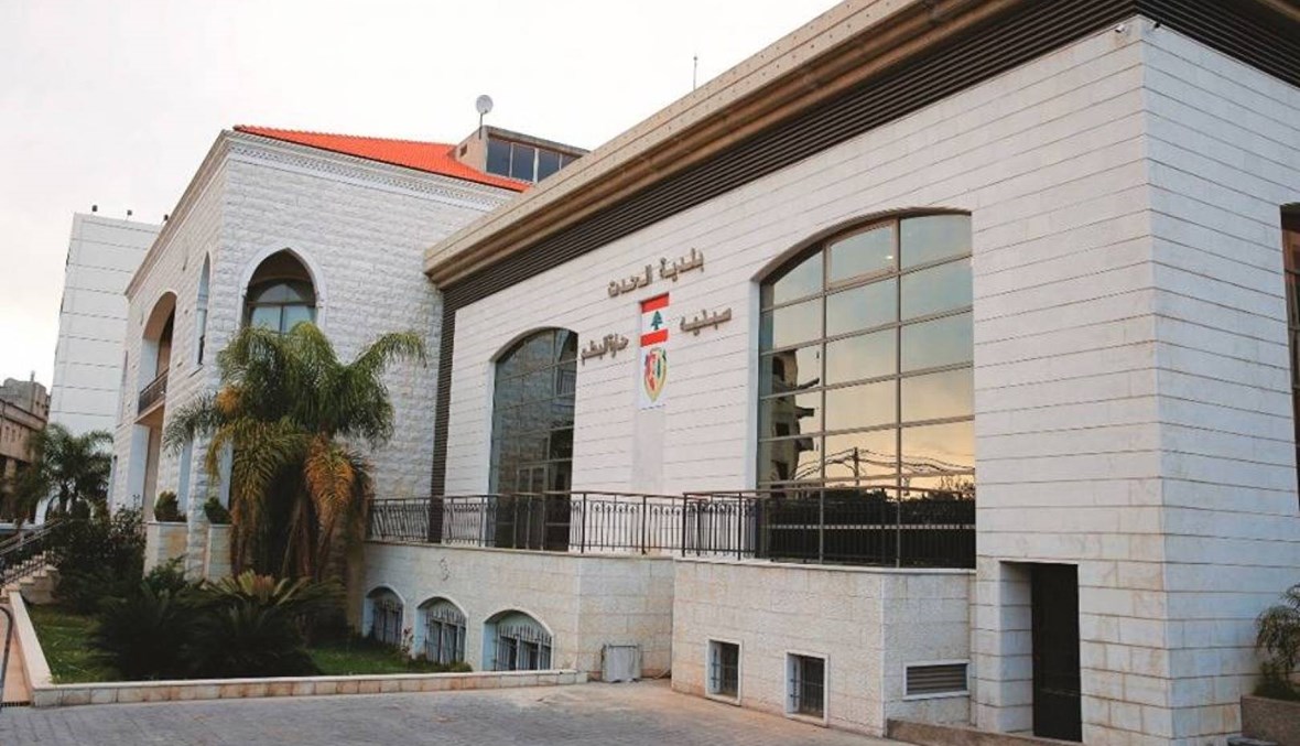 بلدية الحدت: إصابة عامل أجنبي بكورونا ونقله إلى مستشفى بيروت