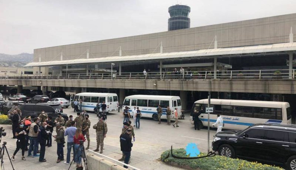 25 إصابة على متن طائرة واحدة... هل تراعي الرحلات المعايير الصحيّة وهل تهدّد بالعودة الى نقطة الصفر؟