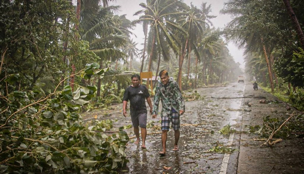 إعصار قوي في الفيليبين... 140 ألف شخص يغادرون منازلهم وسط انتشار كورونا