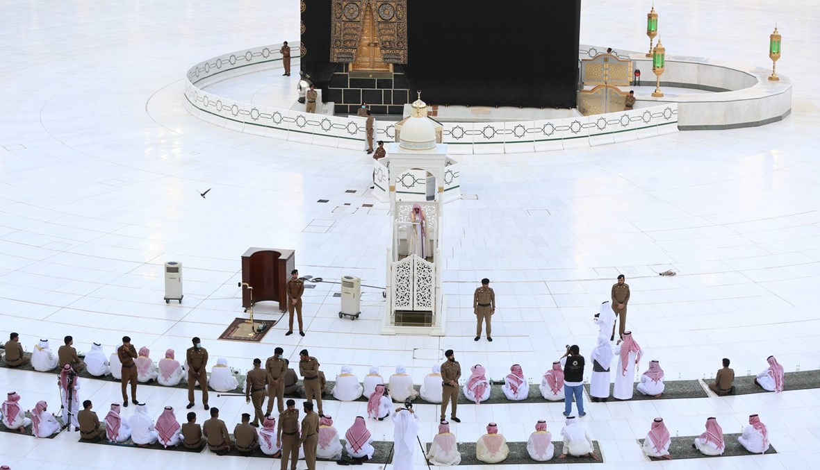 السعودية تسمح بفتح المساجد لأداء صلاة الجمعة مع استمرار تعليق الحج