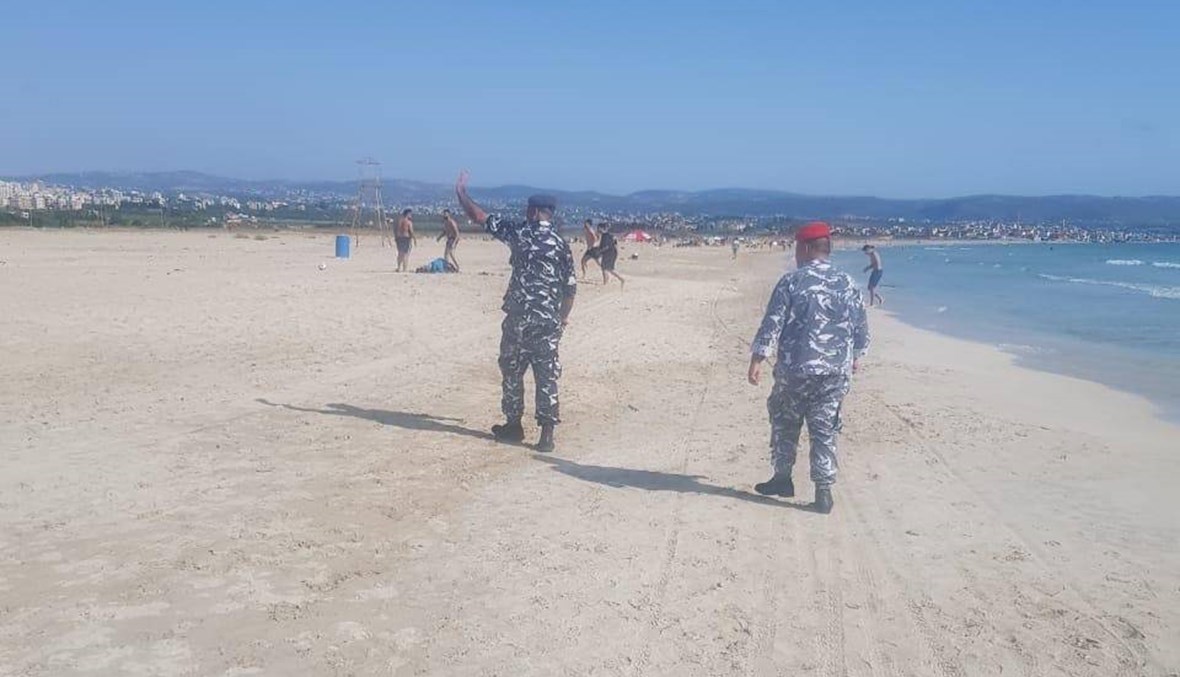 قوى الأمن تخلي شاطئ صور والكورنيش البحري من الروّاد