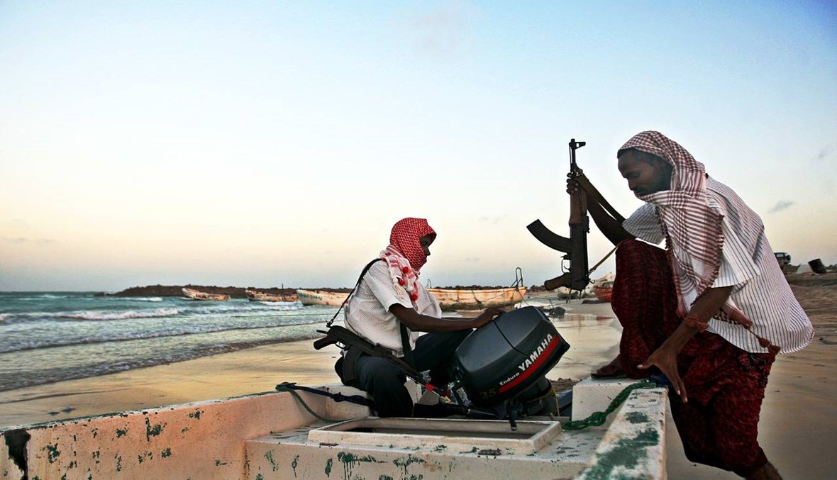 قراصنة صوماليّون يفرجون عن ثلاث رهائن إيرانيّين أسروهم في 2015