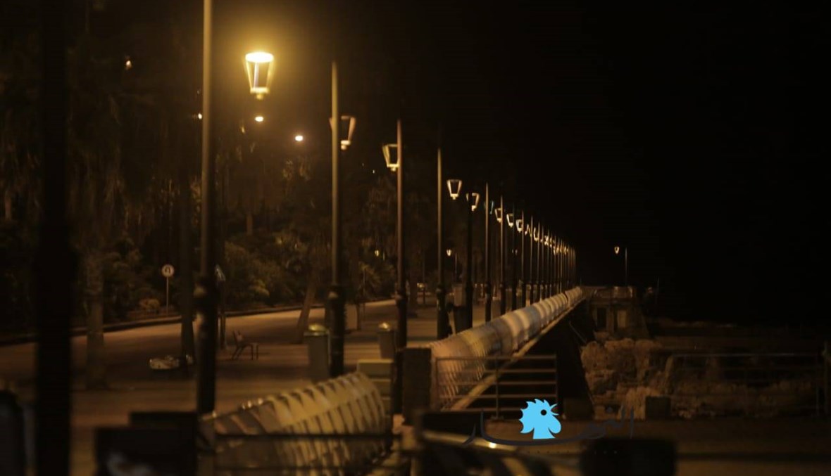 المشهد بالصور - اليوم الأول لمنع التجول... شوارع بيروت خالية ليلاً
