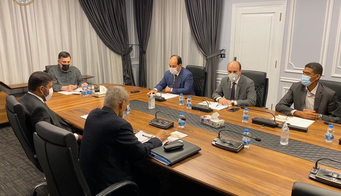 المجلس الرئاسي لحكومة الوفاق منعقدا برئاسة السراج (31 آب 2020، صفحة حكومة الوفاق الليبية في الفيسبوك).