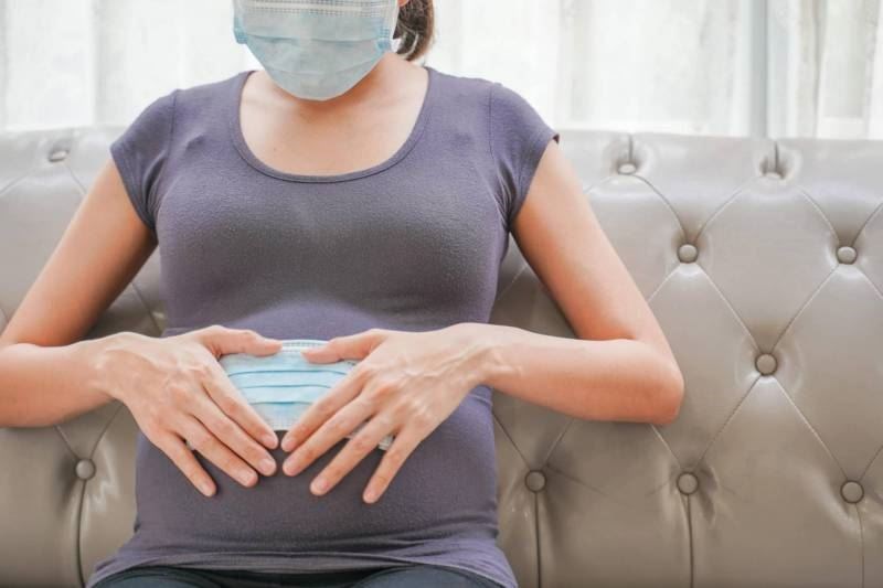 ما هي مخاطر إصابة المرأة الحامل بفيروس كورونا؟