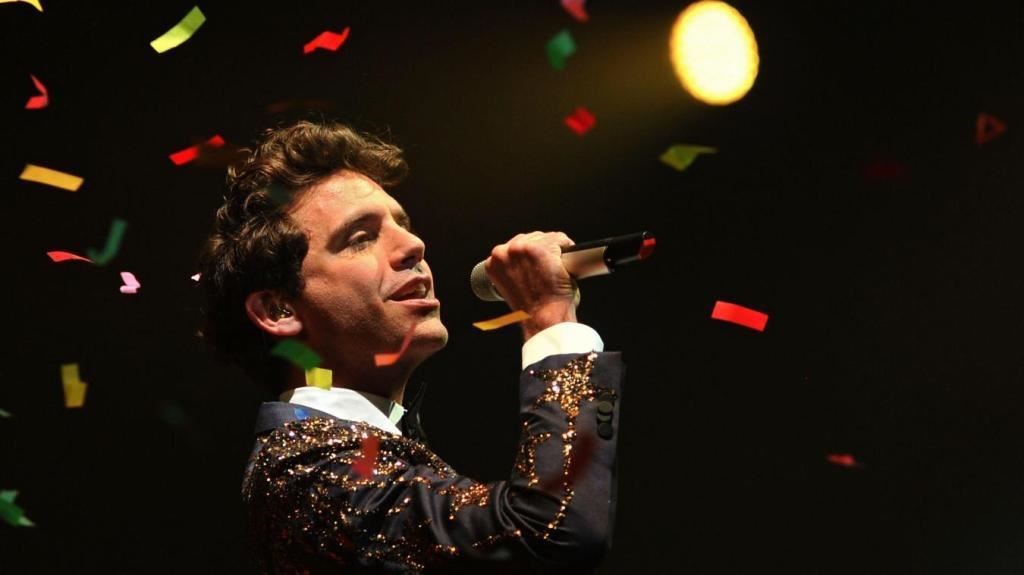 Mika at a recent concert will perform with Sting and other international artist Oct 1 in  Paris to benefit Lebanon. (Photo/Stock)