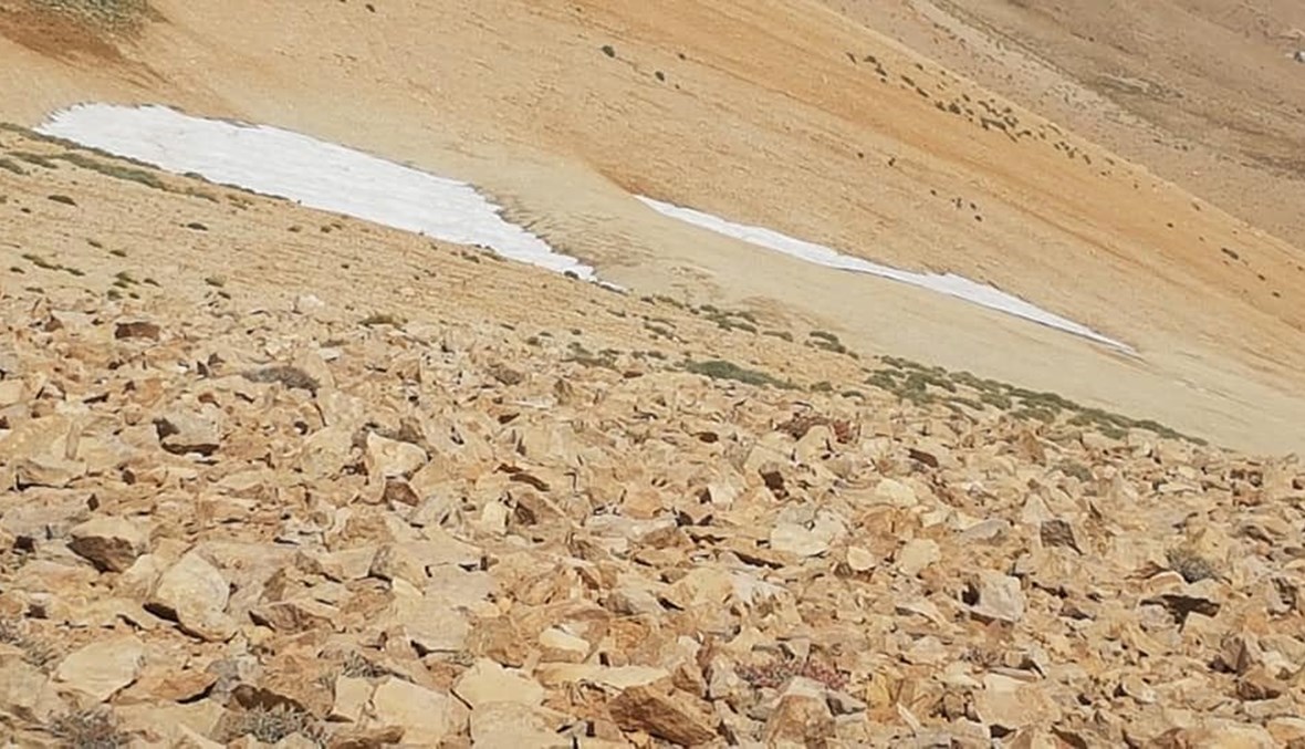 ثلج القرنة السوداء صامد منذ فصل الشتاء