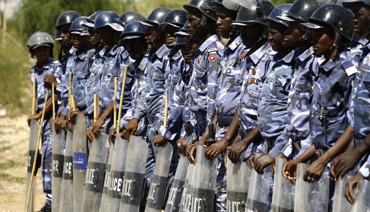 فرقة من الشرطة السودانية (أ ف ب).