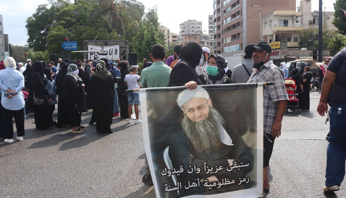 مسيرة لأهالي الموقوفين الإسلاميين في صيدا (تصوير أحمد منتش).