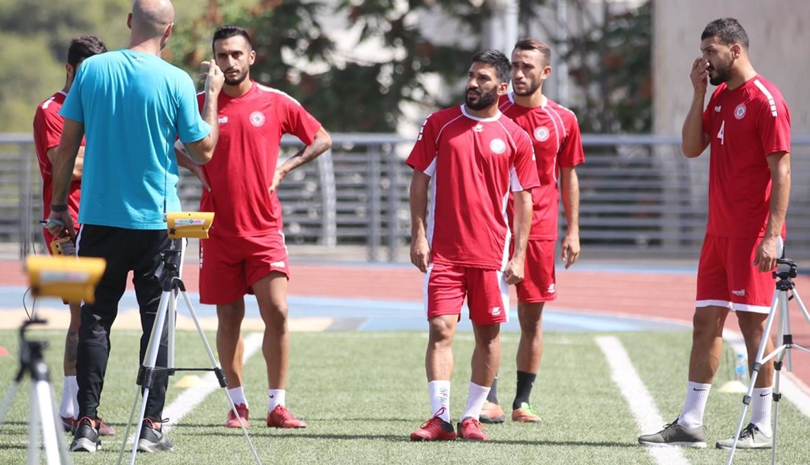 اختبار بدني للاعبي منتخب لبنان لكرة القدم.