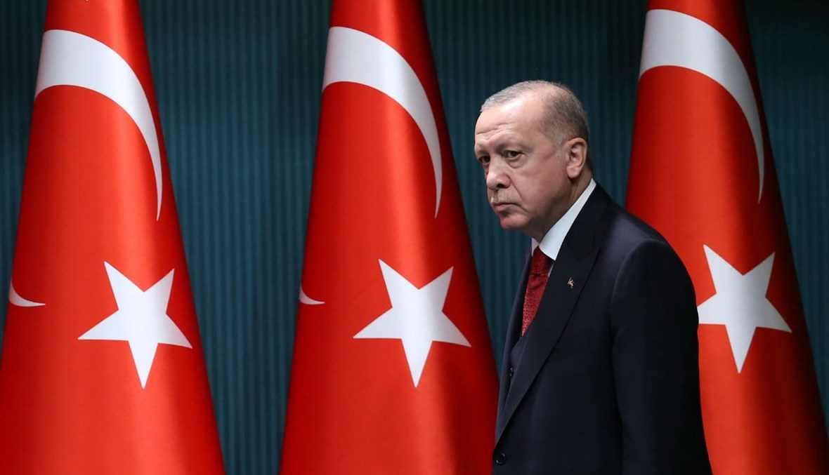 إردوغان لدى وصوله لعقد مؤتمر صحافي في المجمع الرئاسي في أنقرة (21 أيلول 2020، أ ف ب). 