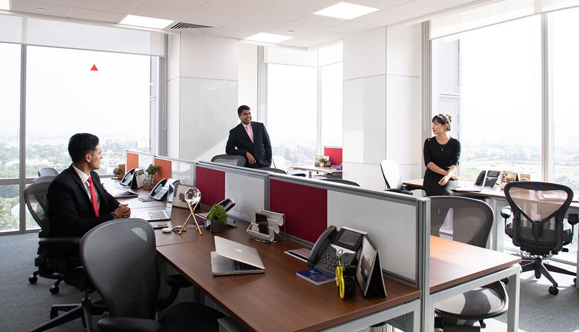 مدمن على العمل.. هذه بعض الأمور التي تحتاجها!