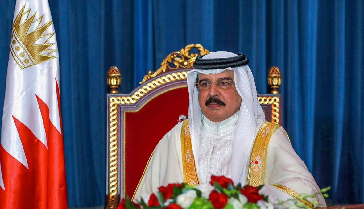 ملك البحرين حمد بن عيسى آل خليفة ملقيا في المنامة كلمة خلال الدورة الـ75 الافتراضية للجمعية العامة للأمم المتحدة (24 أيلول 2020، أ ف ب). 
