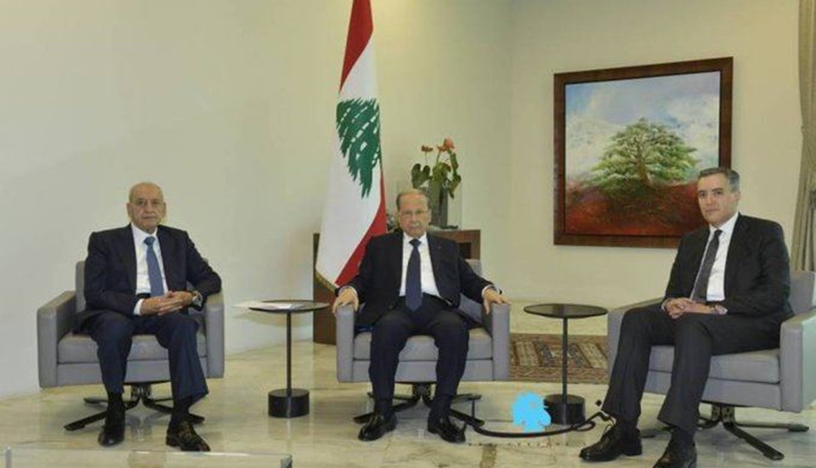الرئيسان ميشال عون ونبيه بري مع الرئيس المكلف مصطفى أديب.(أرشيفية)