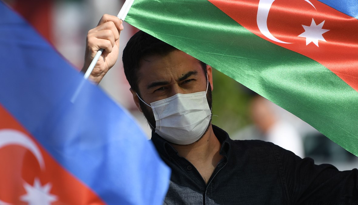 تظاهرة موالية لأذربيجان في إسطنبول (أ ف ب).