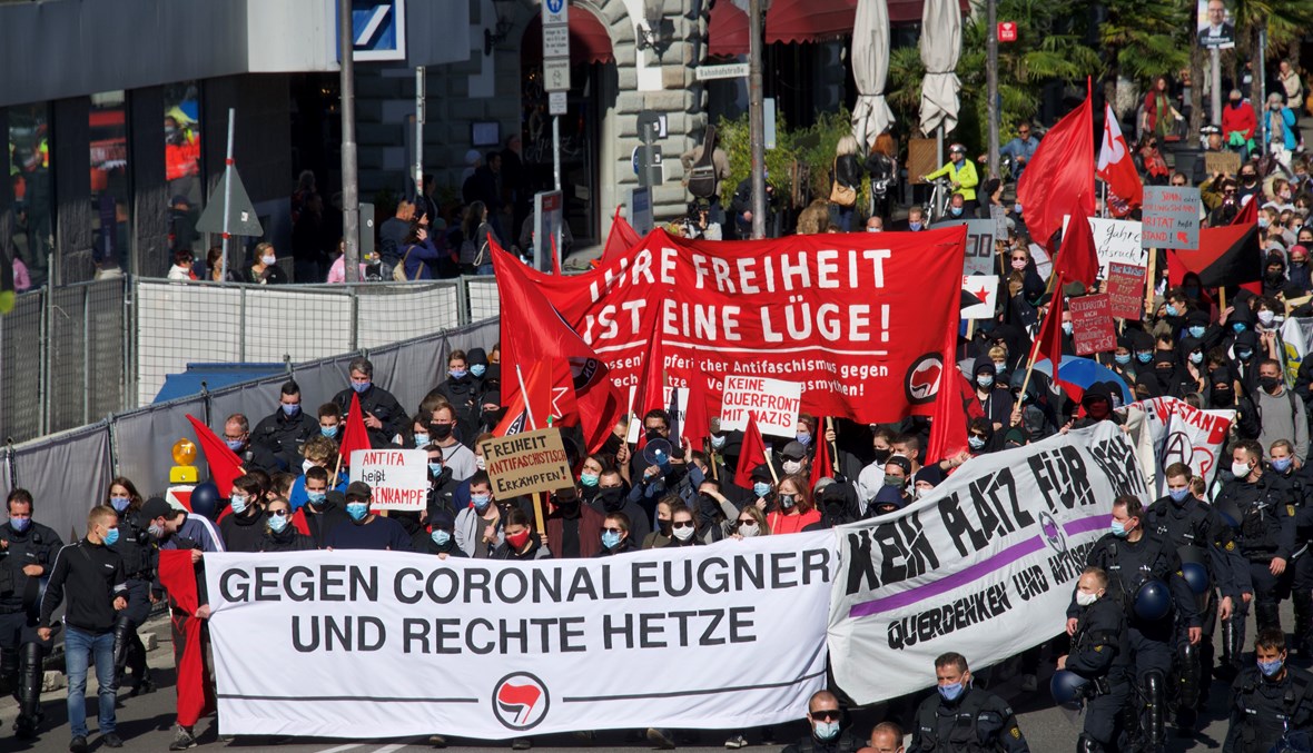 متظاهرون في مدينة كونستانس الألمانية (4 ت1 2020، أ ف ب).