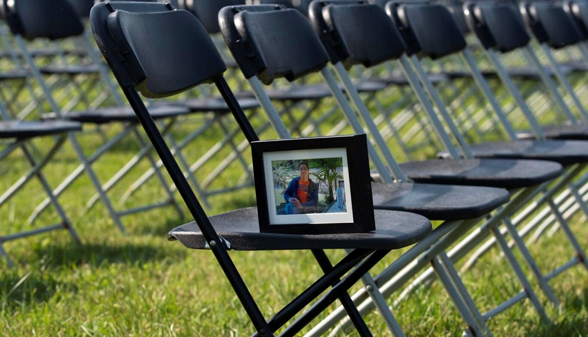 إحياء ذكرى ضحايا كورونا أمام البيت الأبيض.