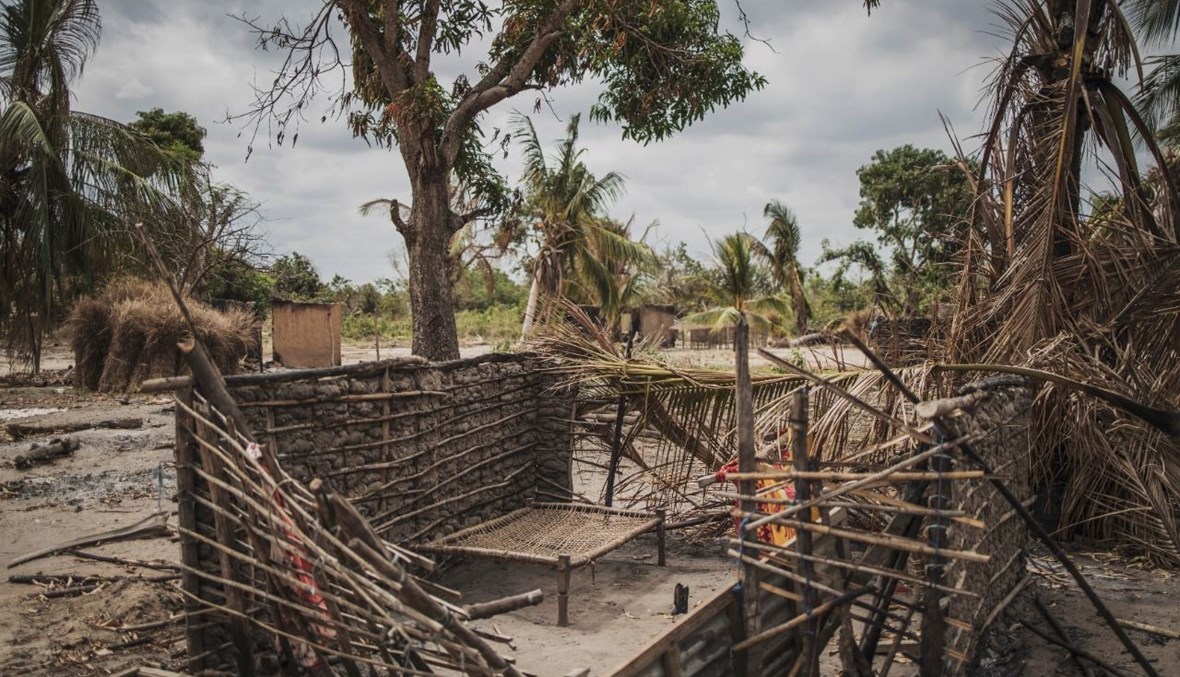 صورة أرشيفية- منزل مدمر في قرية ألديا دا باز خارج ماكوميا، بعد تعرضها لهجوم (24 آب 2019، أ ف ب). 
