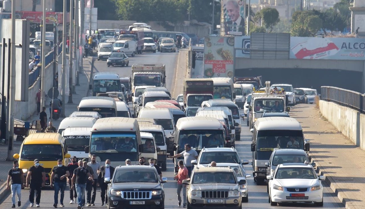 "يوم الغضب" على طرق لبنان... احتجاجات ضد التفقير واستهداف الكادحين