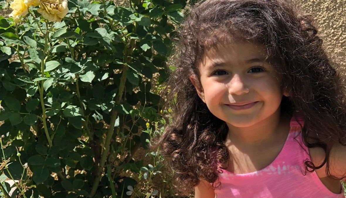 ألين طفلة الأربع سنوات في مواجهة سرطان الدماغ... بانتظار أن تستعيد ضحكتها الجميلة