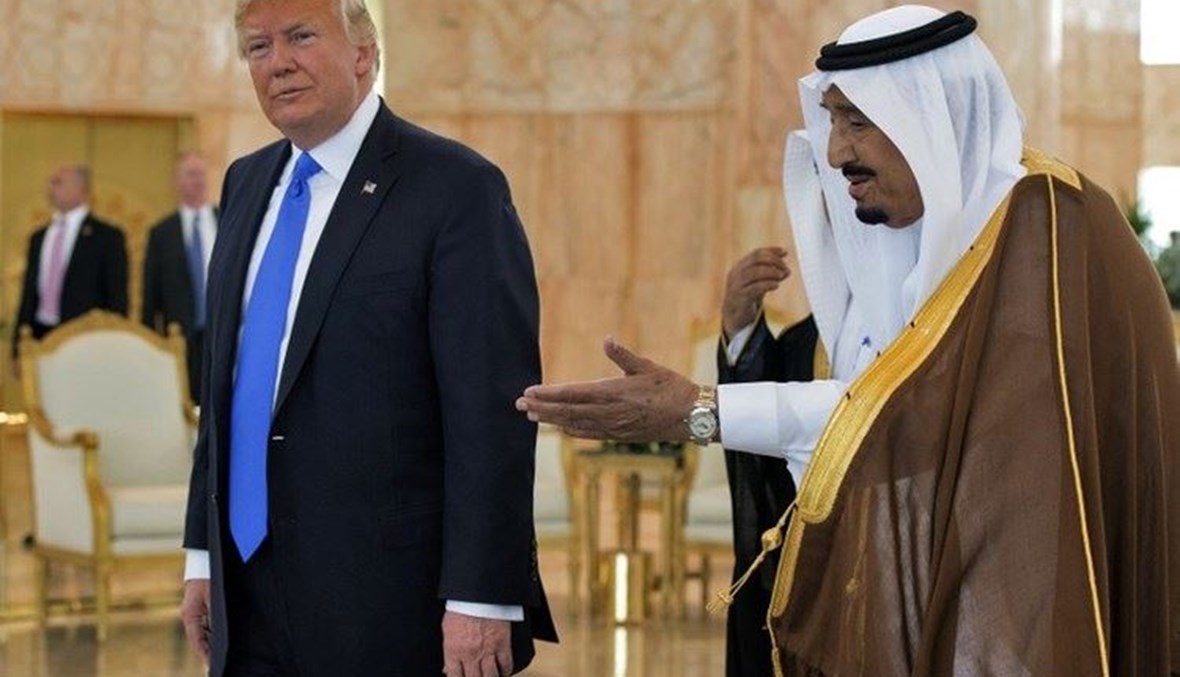ترامب والملك سلمان خلال زيارته الأخيرة للسعودية (أ ف ب).