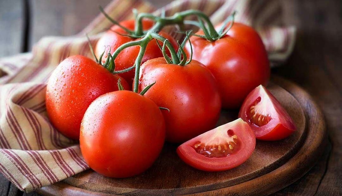 العناصر الغذائية الموجودة في الطماطم.