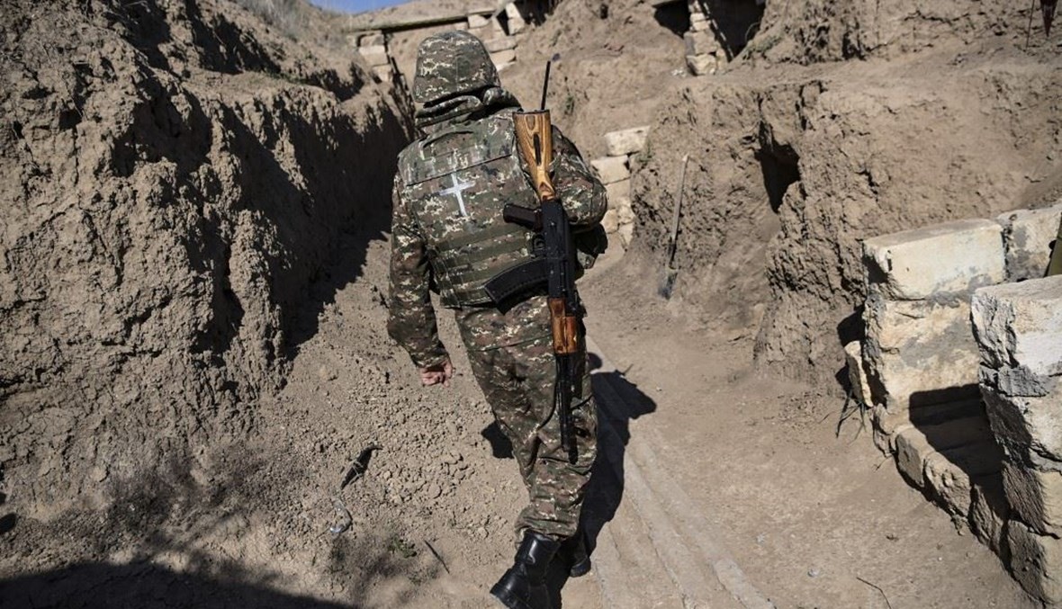 جندي أرمني على خطوط التماس (ا ف ب)