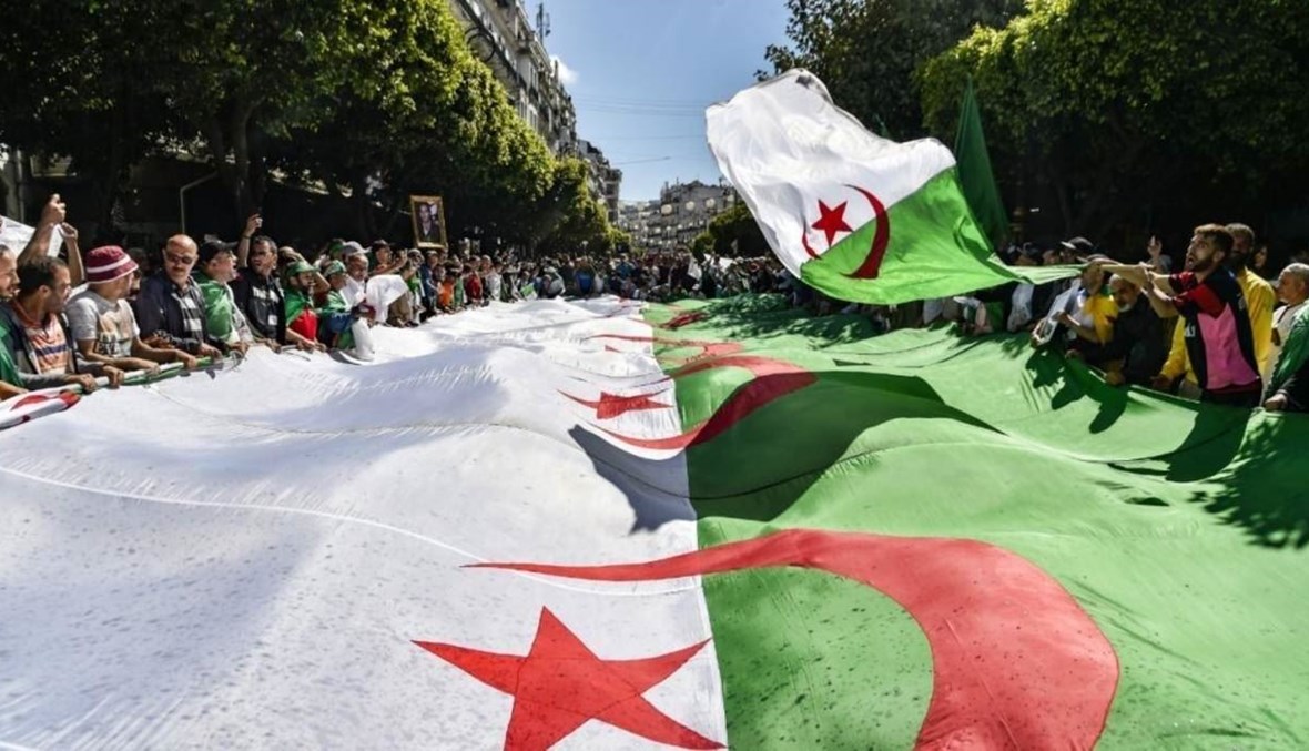 الاقتصاد الجزائري يتحملآثار كورونا وانخفاض أسعار الخام (تعبيرية).