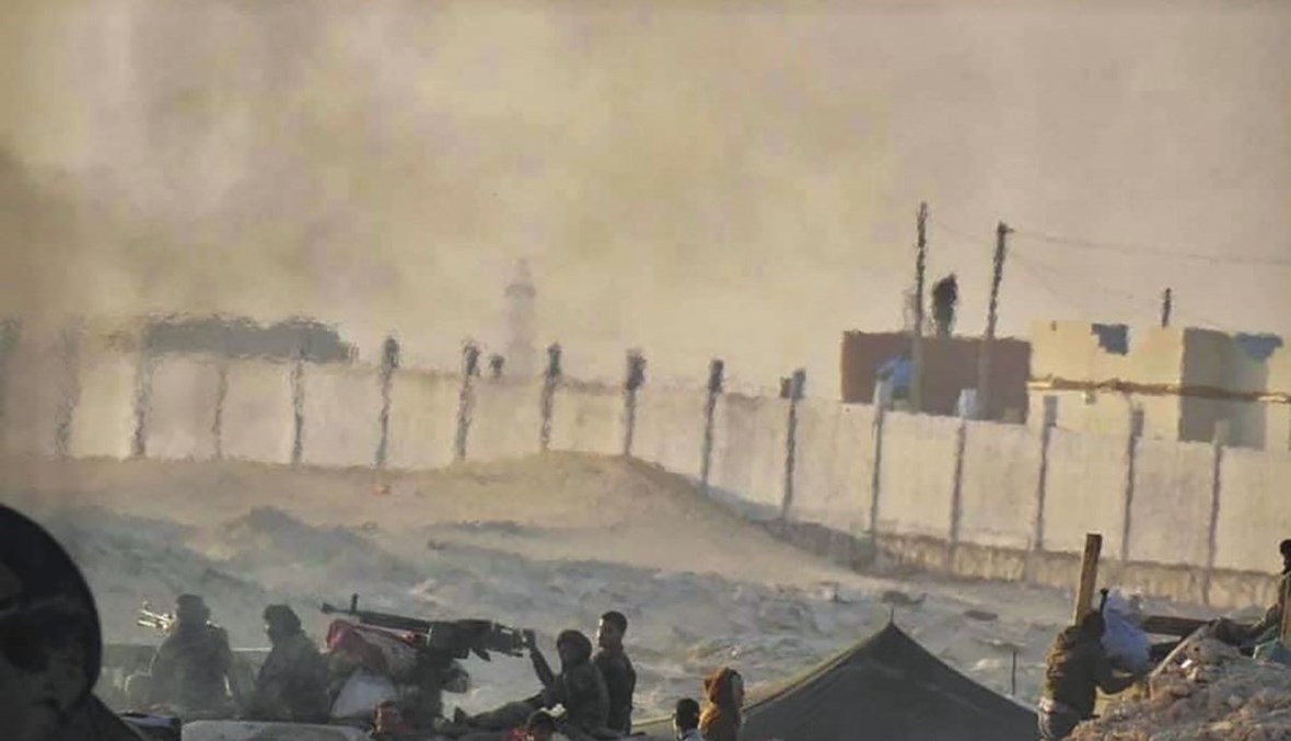 صورة نشرتها صفحة الجيش الملكي المغربي في الفيسبوك في 13 ت2 2020، تظهر خيام جبهة بوليساريو مشتعلة في كركرات بالصحراء الغربية (أ ف ب). 