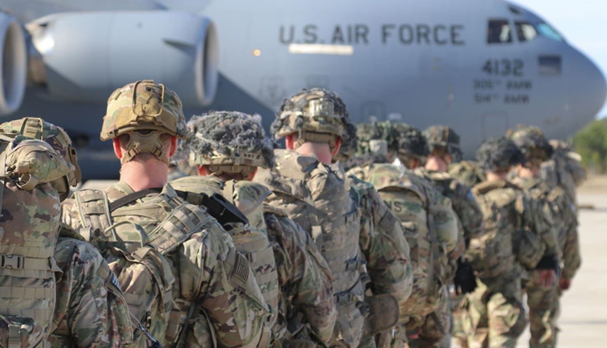 جنود أميركييون يغادرون كارولاينا الشمالية إلى العراق (أ ف ب).
