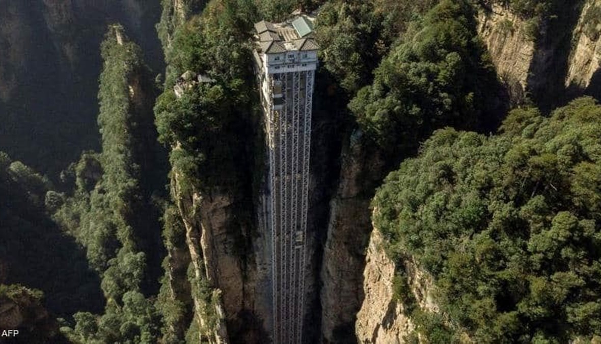 أطول مصعد خارجي في العالم بالصين.