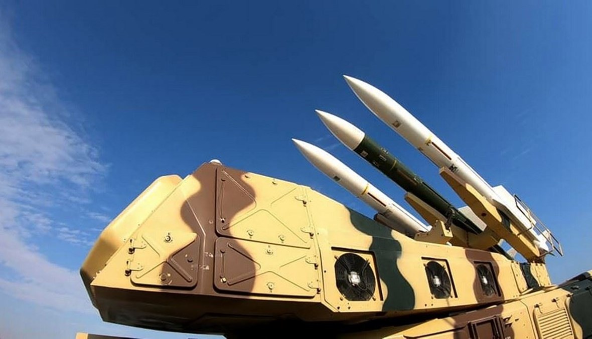 منصة صواريخ على متن بارجة "الشهيد رودكي" الايرانية في مياه الخليج أمس.(أ ف ب)