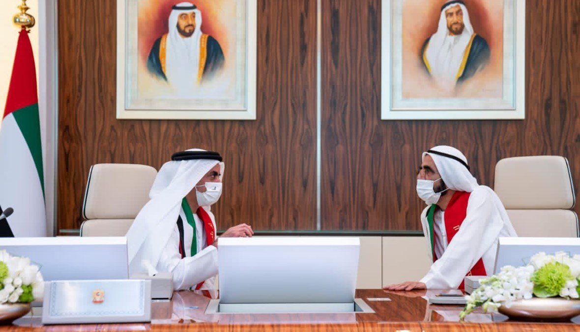 الشيخ محمد بن راشد آل مكتوم خلال ترؤسه اجتماعا لمجلس الوزراء (الصورة من حسابه في تويتر). 
