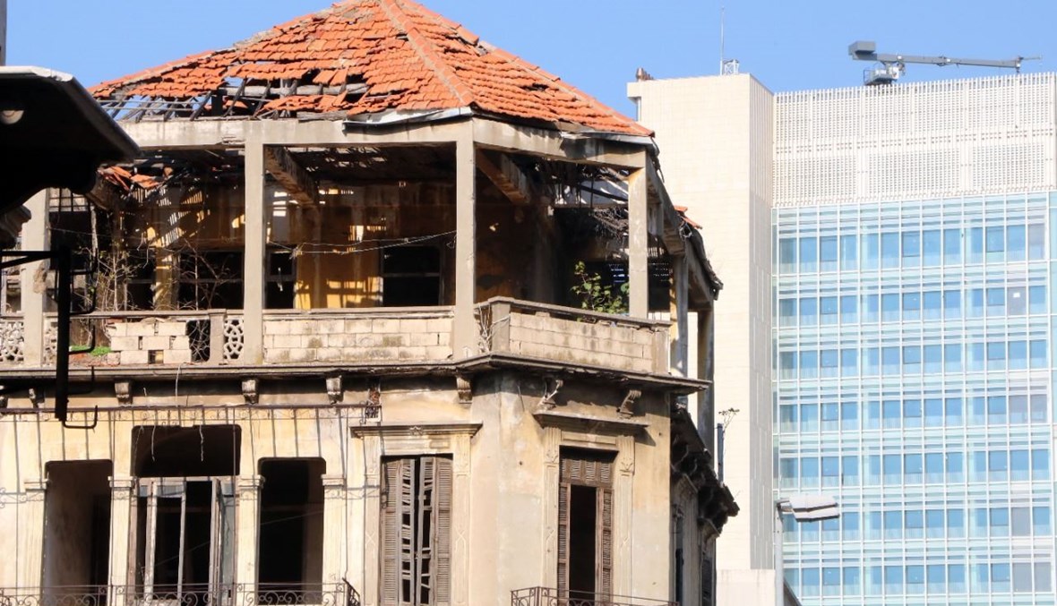 أحد بيوت بيروت التراثية التي تضررت من جراء انفجار المرفأ . (نبيل اسماعيل)